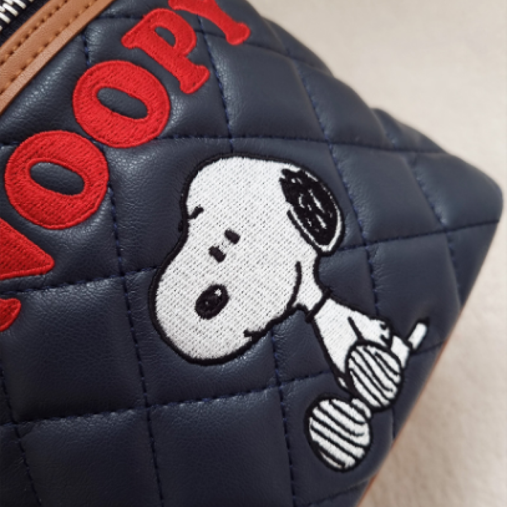 PEANUT SNOOPY© Stitch Bucket Cross Bag Black