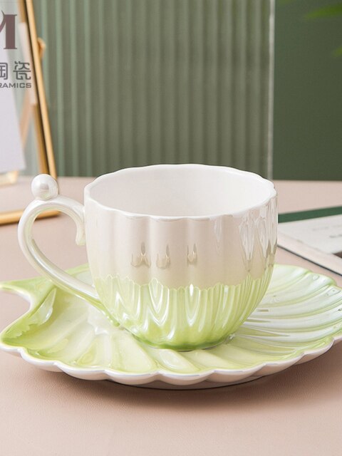 Shell with Pearl Tea Cup Set