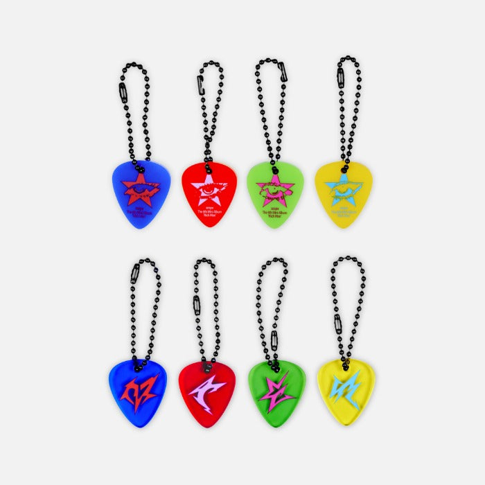AESPA - 2025 AESPA WEEK [RICH MAN] RANDOM GUITAR PICK KEYRING