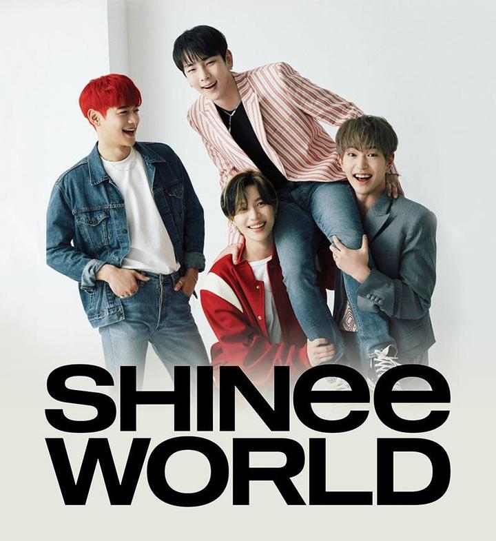 SHINEE BEYOND LIVE BROCHURE - SHINEE WORLD